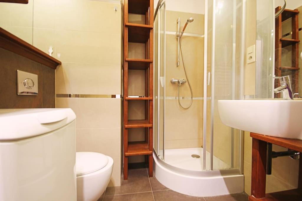 Parkowy Apartament Leilighet Wrocław Eksteriør bilde